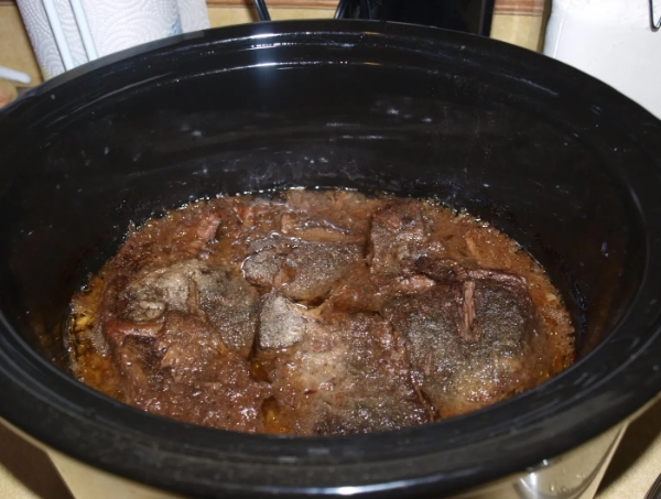 beef tips in crock pot with au jus