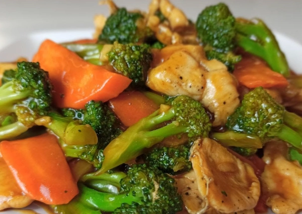 cook raw chicken and broccoli together cook raw chicken and broccoli together