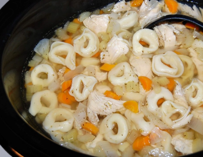 slow cooker chicken tortellini soup slow cooker chicken tortellini soup