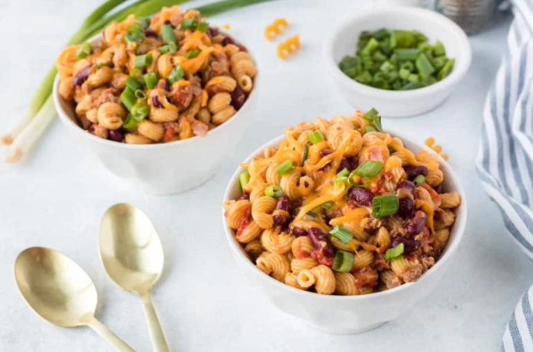difference between goulash and chili mac difference between goulash and chili mac