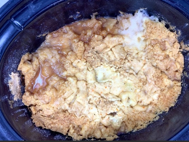 crock pot apple crisp with cake mix
