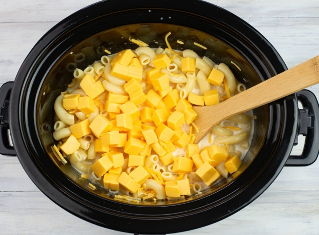 slow cooker mac and cheese slow cooker mac and cheese