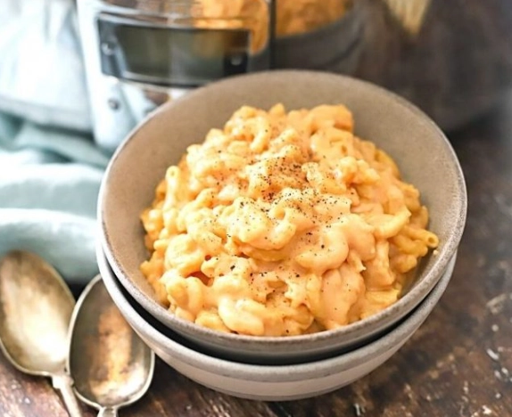 creamy slow cooker mac and cheese creamy slow cooker mac and cheese