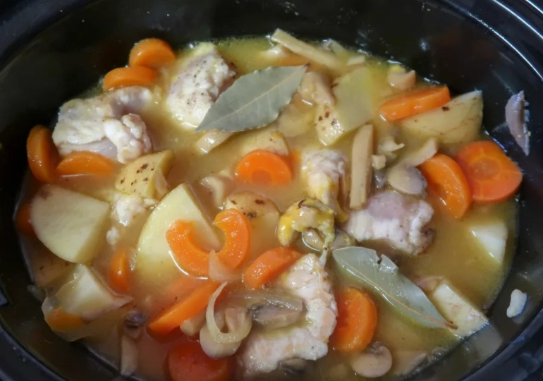 easy slow cooker chicken casserole easy slow cooker chicken casserole