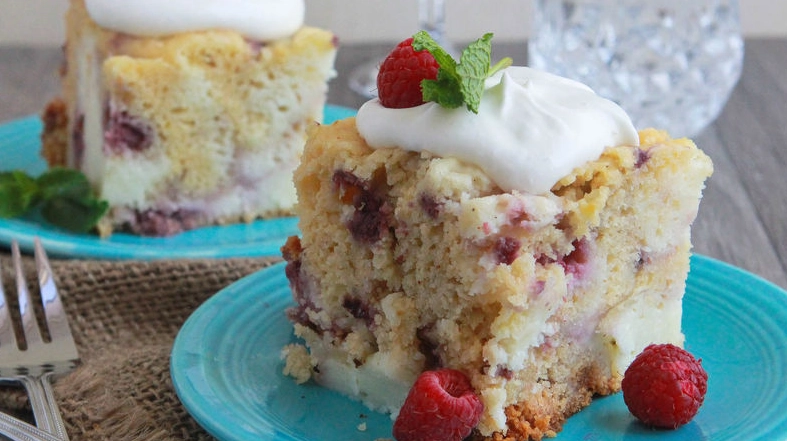 Slow cooker desserts using cake mixes
