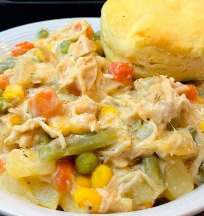 crock pot chicken pot pie with biscuits