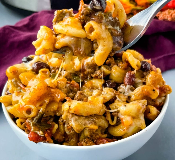 slow cooker chili mac
